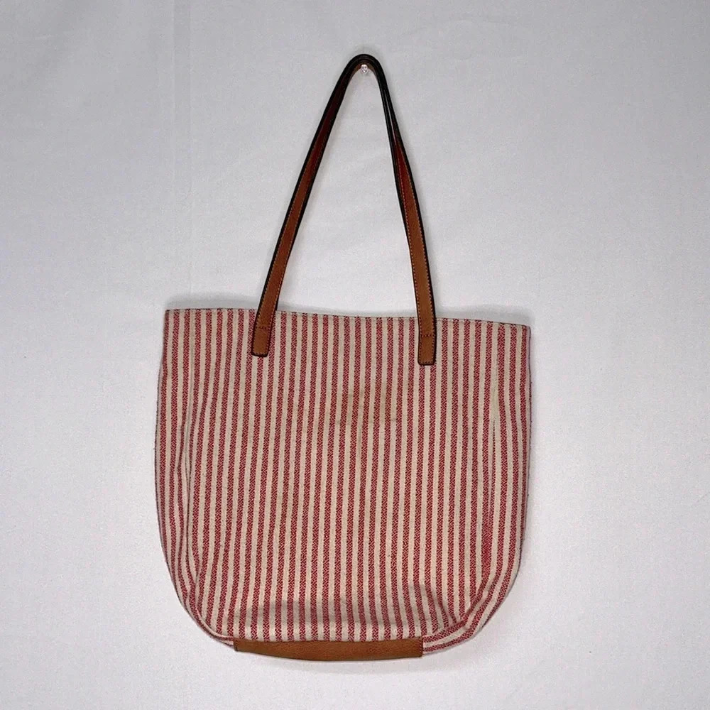 Flawed Sole Society tote bag magnetic closure versatile mom bag fall